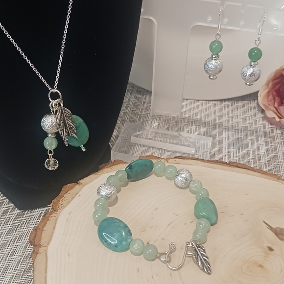 Charming Green Beaded Necklace Set - Picture 1 of 10